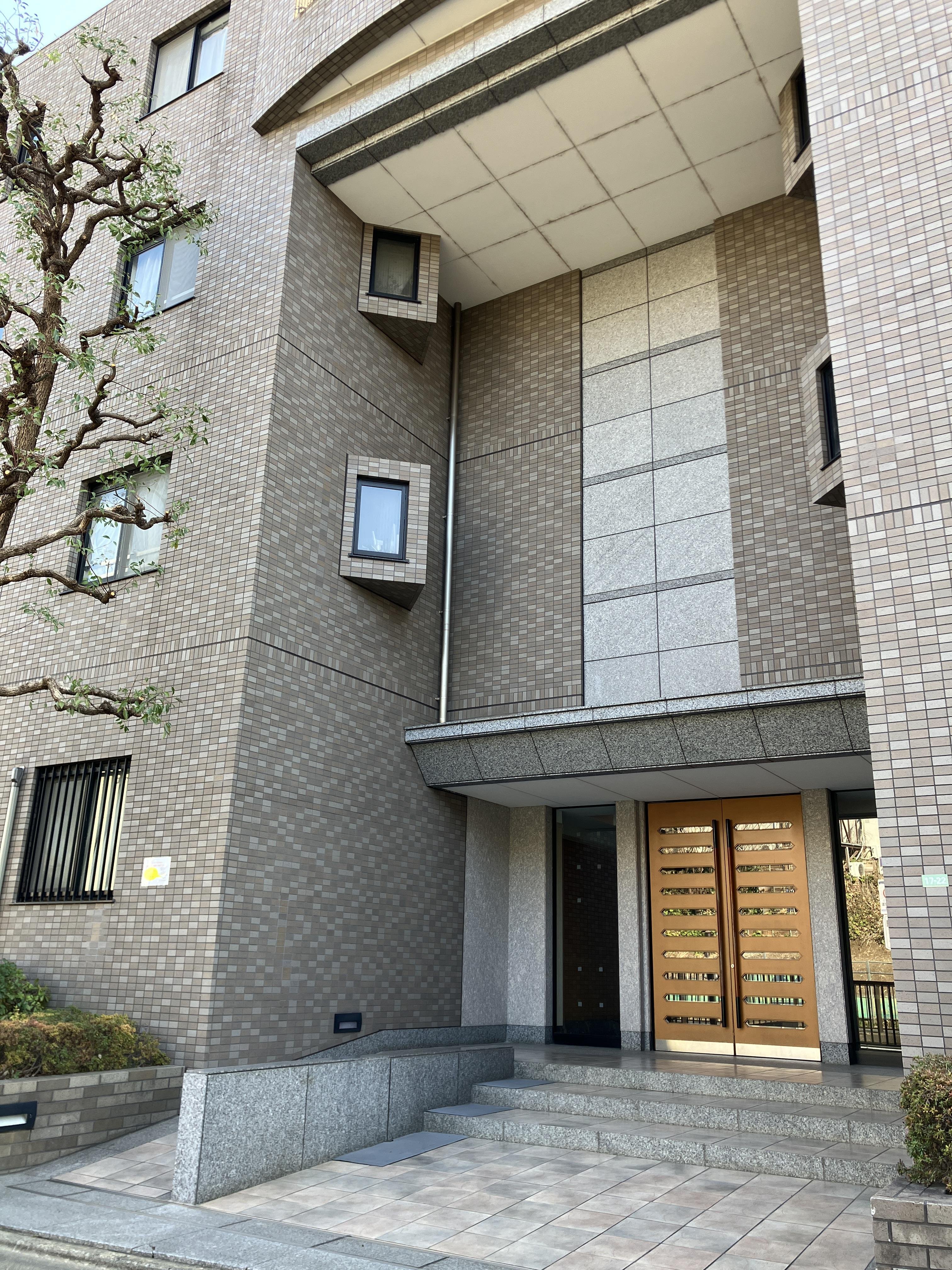 サーパス方南町　３階