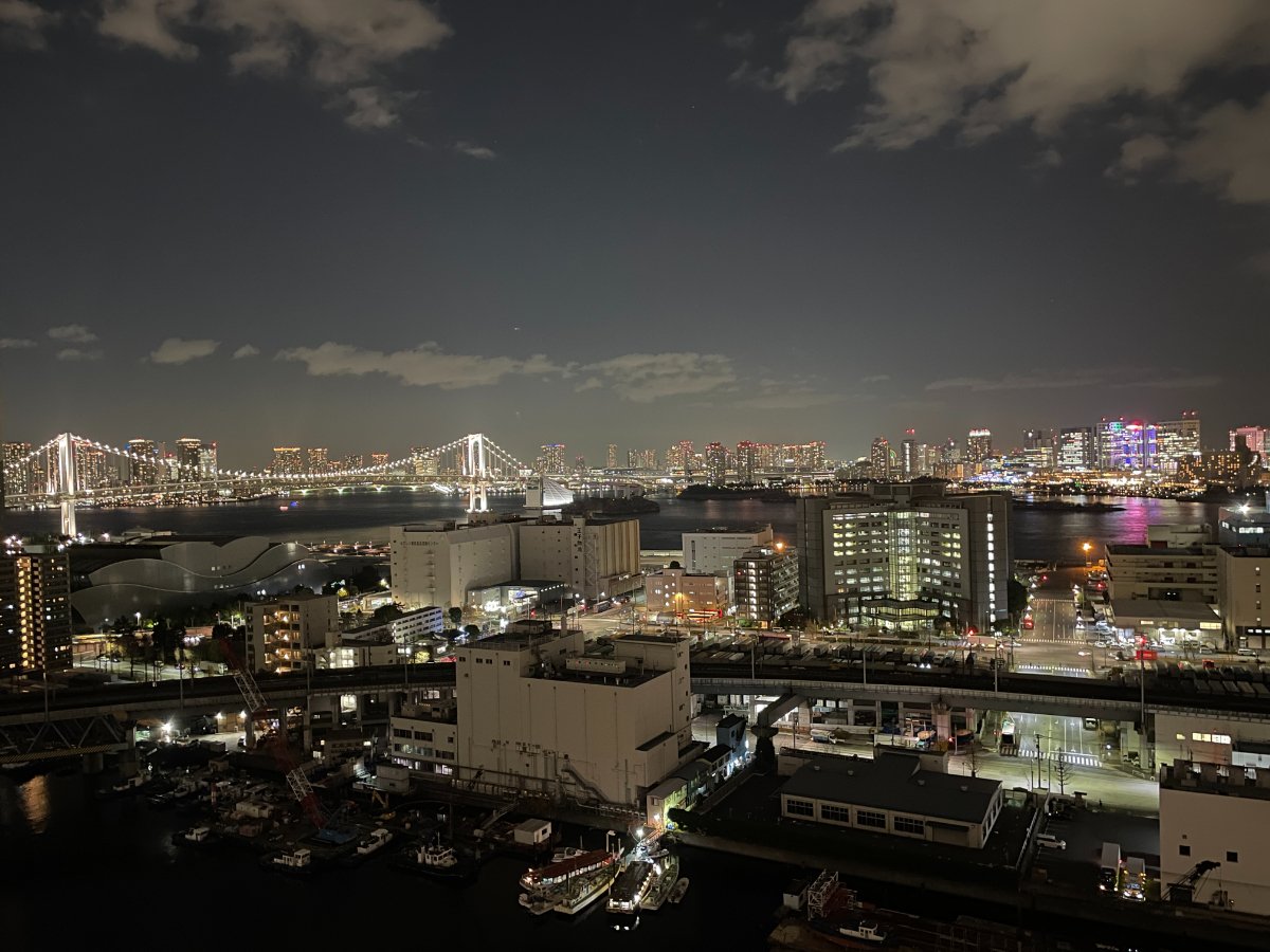 ワールドシティタワーズ・ブリーズタワー　22階